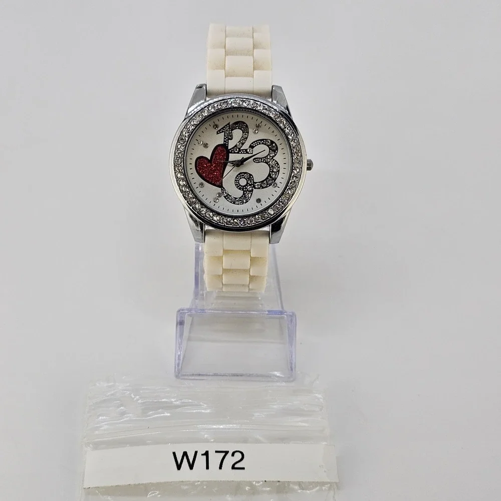 Women's Analog Heart Watch 42MM White Dial White Plastic Bands NEW Battery